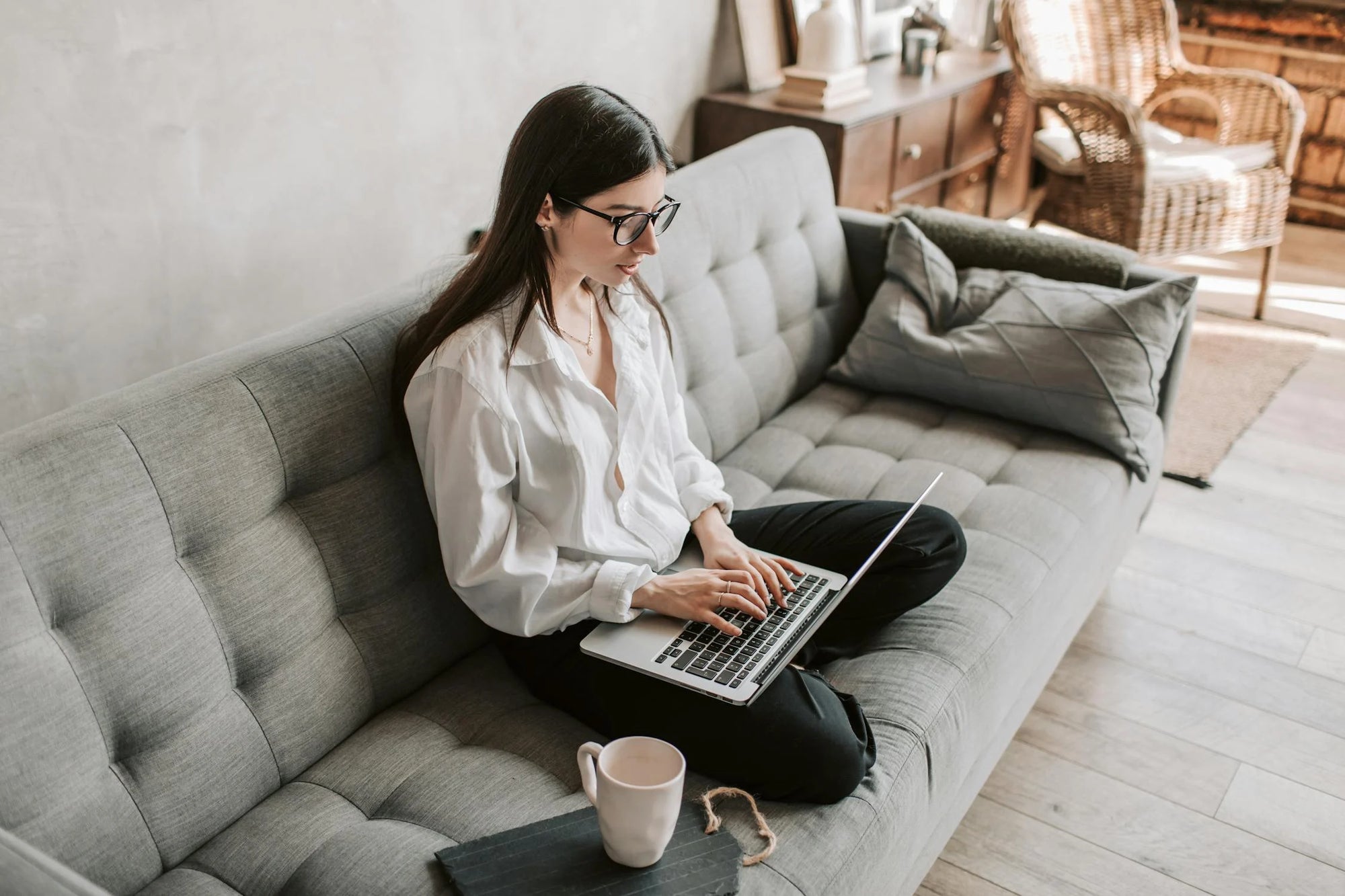 Addressing Neck and Back Pain When You’re Working from Home