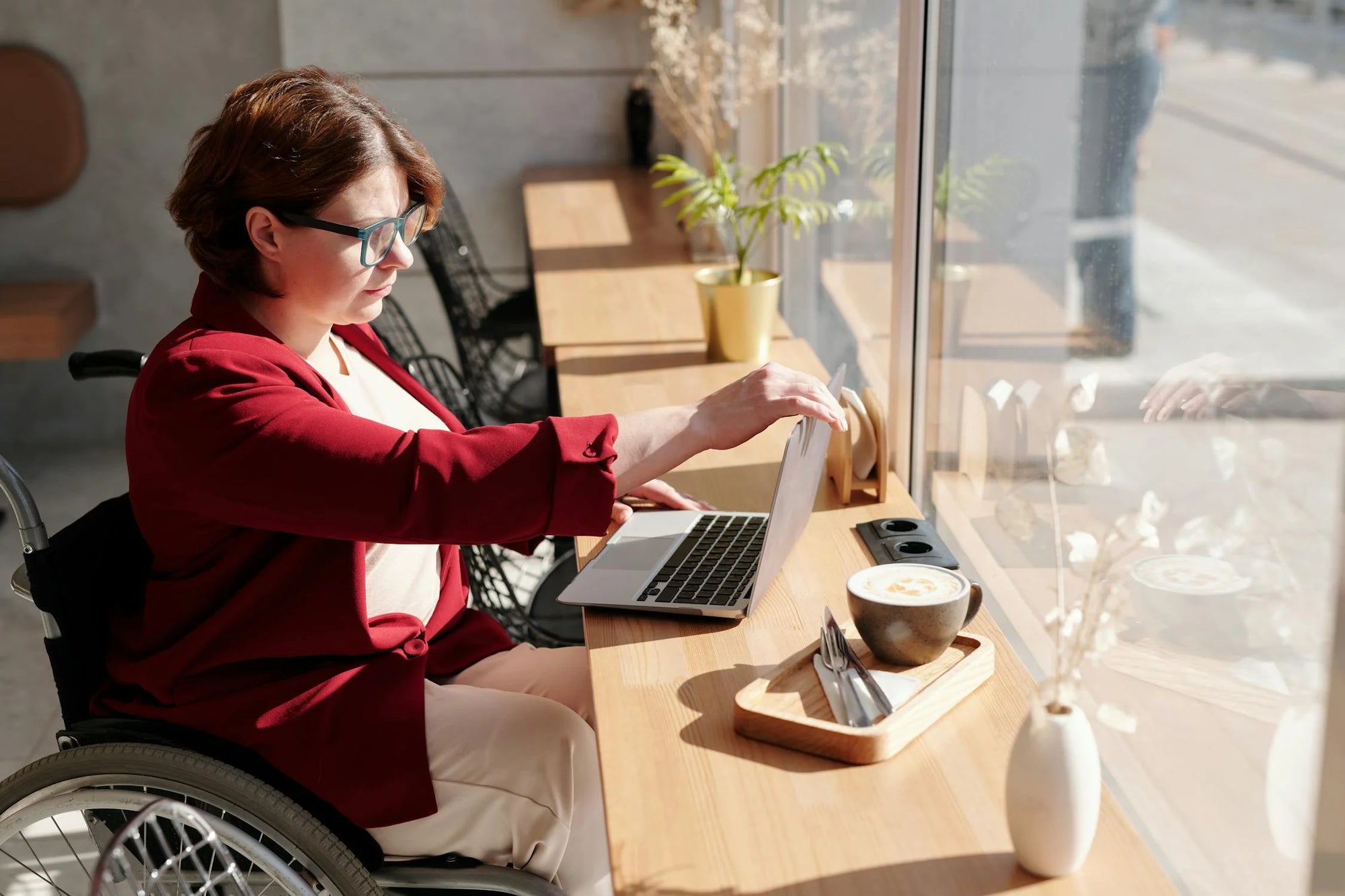 Ultra Pressure Sore Prevention Wheelchair Cushion With unique design EverRest.